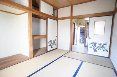 Living and room. Spread of 1K! Japanese-style rooms.