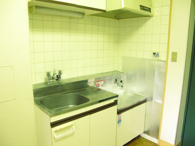 Kitchen. Is a gas stove can be installed rooms of the two-necked