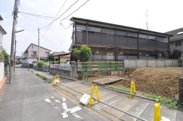 Local photos, including front road. Commuting in Noborito Station 6-minute walk ・ It is very convenient to go to school.