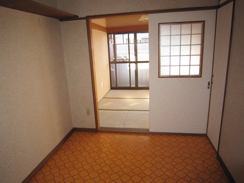 Other room space. Japanese-style direction from Western-style