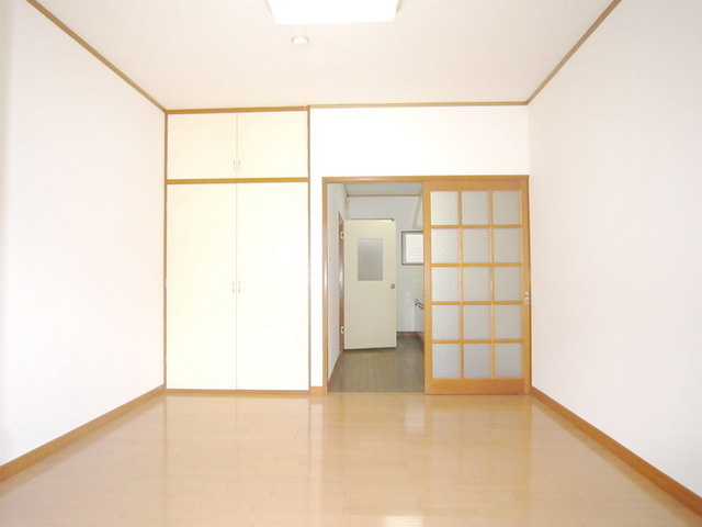 Other room space. 7.1 Spacious Western-style tatami