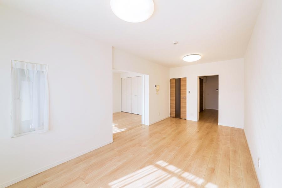 Living. South-facing with a good per sun