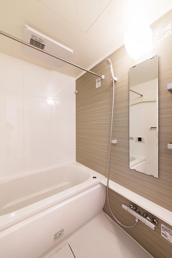 Bathroom. TOTO made add 炊 function with unit bus