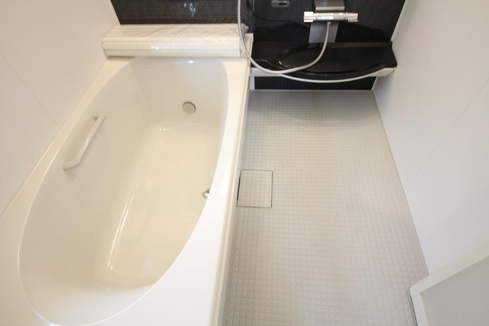 Same specifications photo (bathroom). Hitotsubo bus