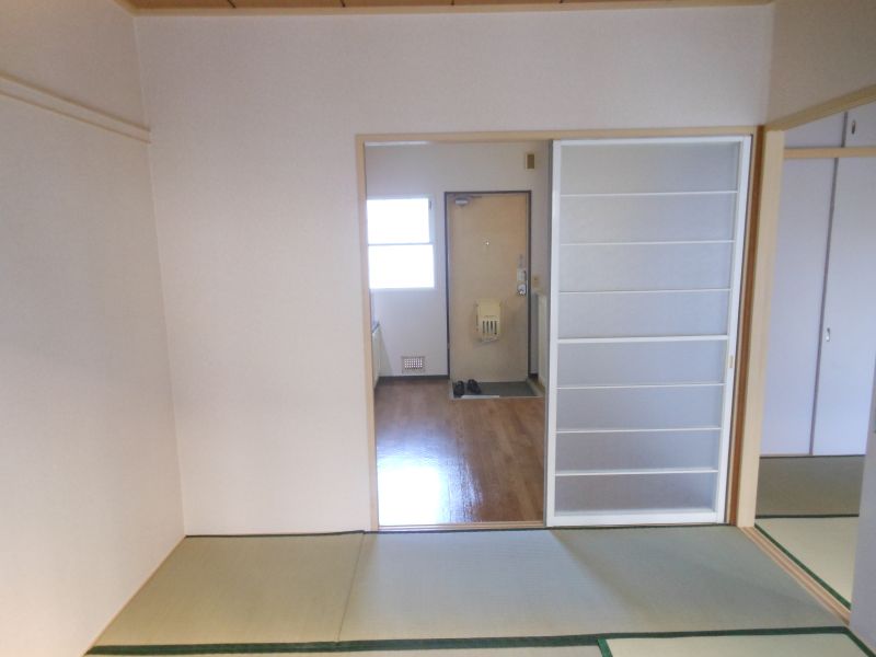 Other room space. Japanese-style room 4.5 Pledge