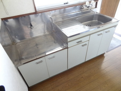 Kitchen. Is a convenient two-burner stove installation Allowed kitchen towards the self-catering school.