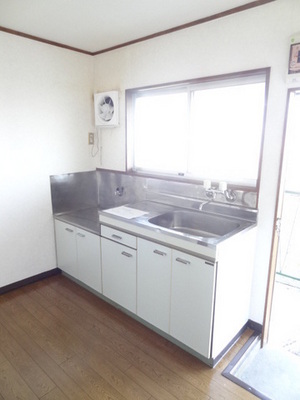 Kitchen. Is a convenient two-burner stove installation Allowed kitchen towards the self-catering school.