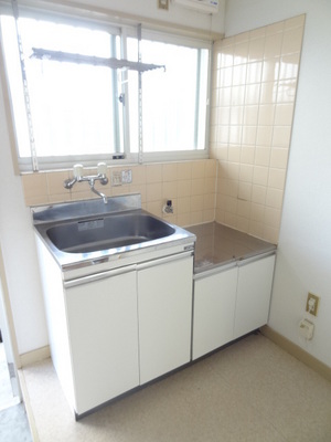 Kitchen.  ※ It is a photograph of the first floor rooms of the same type.