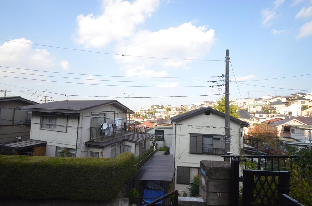 View photos from the dwelling unit. View from the site (November 2013) Shooting