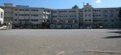 Primary school. Ikuta until elementary school 450m
