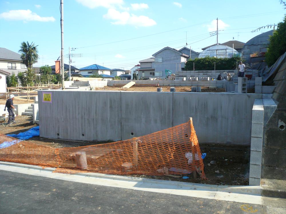 Local appearance photo. A Building! Two car space!