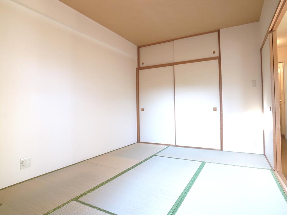 Non-living room. Indoor (11 May 2013) Shooting