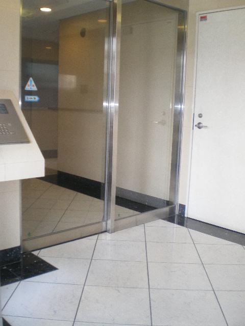 Other local. Auto is a lock with a monitor.