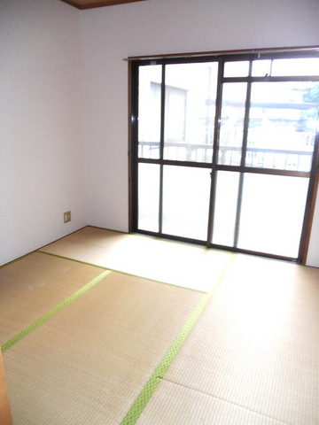 Living and room. Japanese-style room to settle ☆