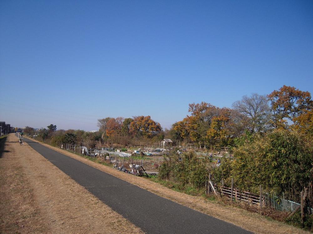 Other. It is feeling good is the dry riverbed of the Tama River