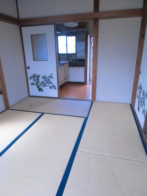 Other room space. Japanese-style rooms! Storage also is spread.