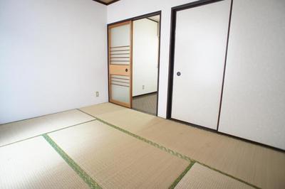 Living and room. Tatami ・  ・  ・ I will calm!