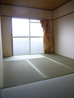 Living and room. Sunny, Is a Japanese-style room