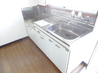 Kitchen. Is a convenient two-burner stove installation Allowed kitchen towards the self-catering school.