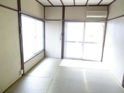 Living and room. Relaxation of Japanese-style room!