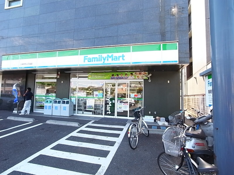 Convenience store. FamilyMart Kawasaki Masugata-chome store up (convenience store) 786m