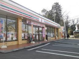 Convenience store. 790m to Seven-Eleven (convenience store)