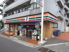 Convenience store. Seven-Eleven (convenience store) to 350m