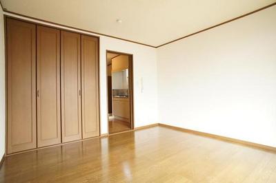 Living and room. Sunny 8 tatami large room