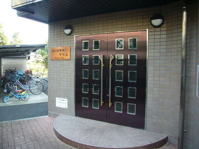 lobby. Stylish entrance auto lock