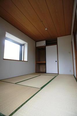 Living and room. Japanese-style room of settled rather than space is healing. 