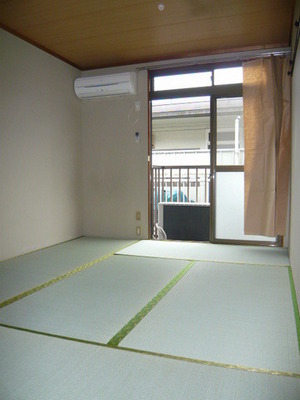 Living and room. Summer in air-conditioned rooms ・ Winter is comfortable.