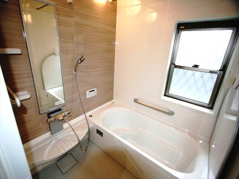 Same specifications photo (bathroom)