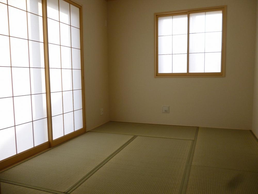 Non-living room. Japanese-style room that can be used for variety in the drawing-room