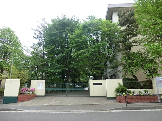 Junior high school. 480m to the Kawasaki Municipal Minamiikuta junior high school