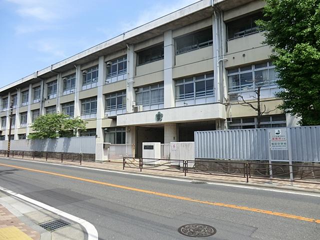Junior high school. 1860m to Kawasaki City Inada junior high school
