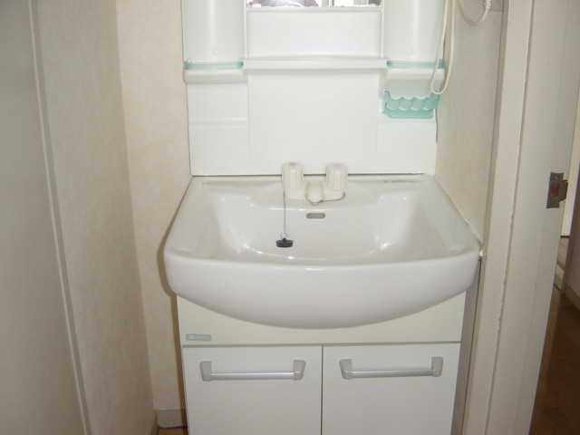 Washroom. Shukugawara real estate rental apartment security surface relief of the room