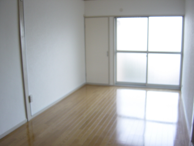 Living and room. Mukogaoka Amusement real estate rental apartment security surface relief of the room