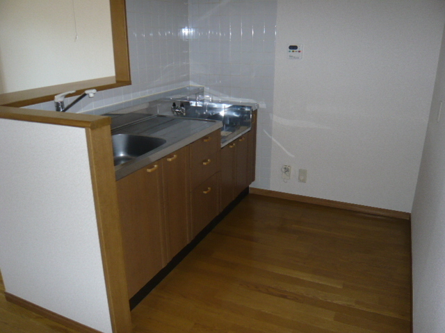 Kitchen.  ※ It is a photograph of a different type of room