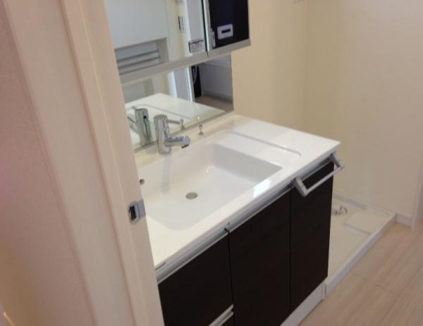 Wash basin, toilet