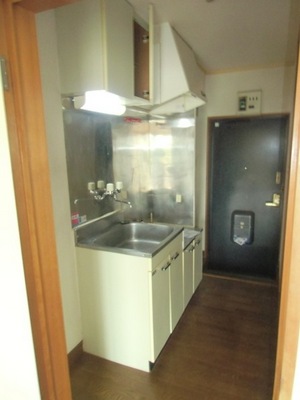 Kitchen. Is a convenient two-burner stove installation Allowed kitchen towards the self-catering school.