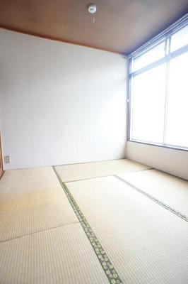 Living and room. Japanese-style room ・  ・  ・ You calm