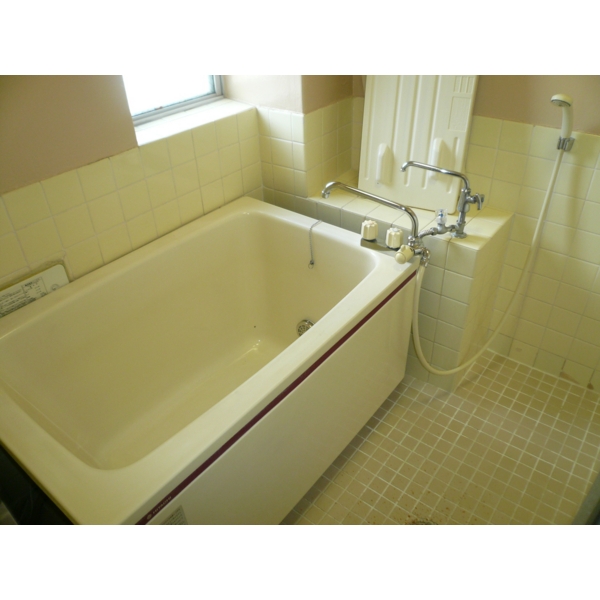 Bath. Reheating function with bathroom ・ There are window ◎