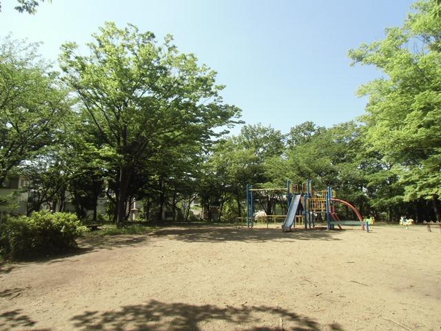 park. 150m until Nishisuga park
