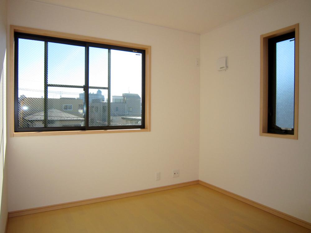 Non-living room. Also increases smile of your family, Bright south-facing house. Building 2