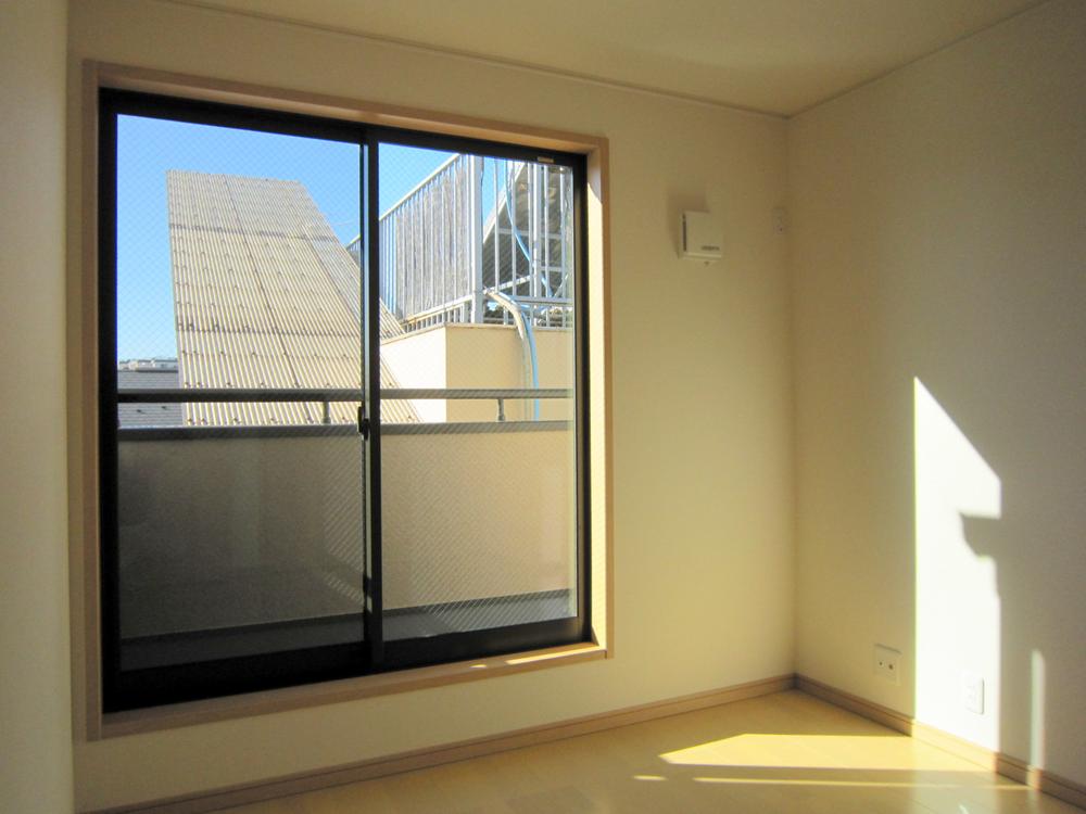 Non-living room. Also increases smile of your family, Bright south-facing house. Building 2