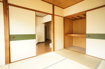 Living and room. As it is purring even nap because there is a Japanese-style room. It is a healing space.