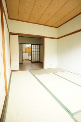 Living and room. As it is purring even nap because there is a Japanese-style room. It is a healing space. 