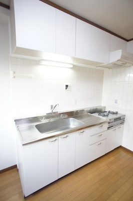 Kitchen. Spacious kitchen gas stove Installed.