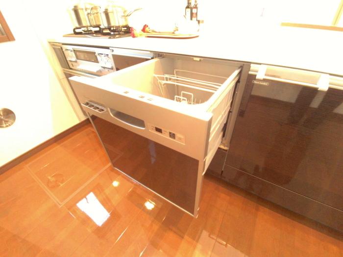 Kitchen. It is with a dishwasher (27 Building)
