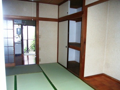 Living and room. As it is purring even nap because there is a Japanese-style room. It is a healing space.